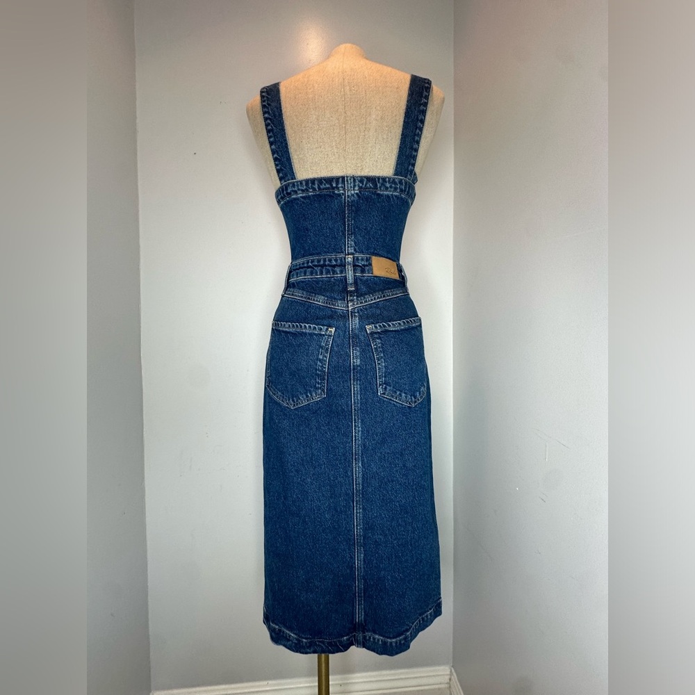 Rails Malibu Dress
Mazarine Denim Button-Down Midi Dress - Picture 7 of 13